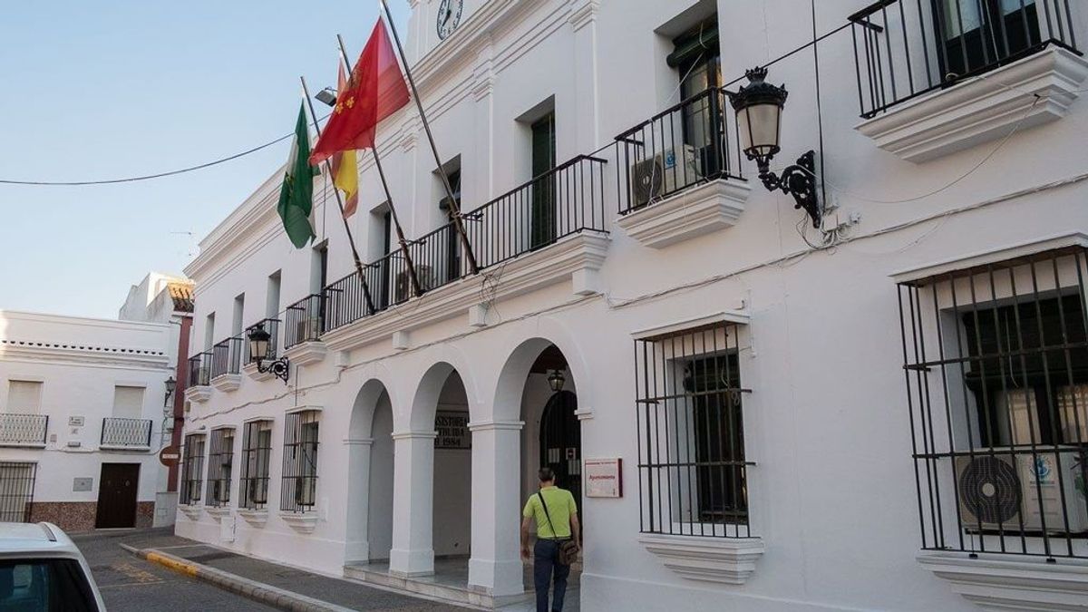 Trebujena, el pueblo de Cádiz con la mitad de sus vecinos vacunados: "Es un alivio pero no nos podemos relajar" Trebujena, el pueblo de Cádiz con la mitad de sus vecinos vacunados: "Es un alivio pero no nos podemos relajar"