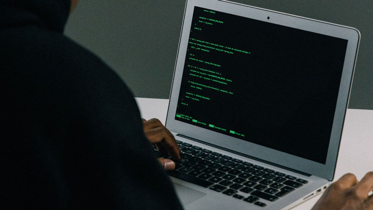 Un ciberataque paraliza las webs de los Ministerios de Economía, Justicia, Educación y del INE Un ciberataque paraliza las webs de los Ministerios de Economía, Justicia, Educación y del INE