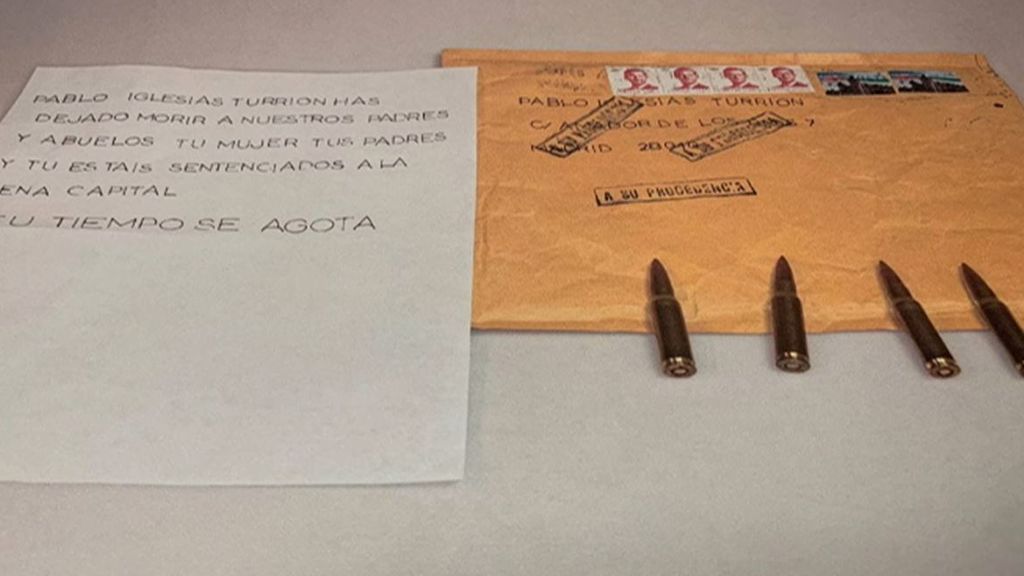 Analizan huellas y posibles restos de ADN en las cartas con balas enviadas a Iglesias