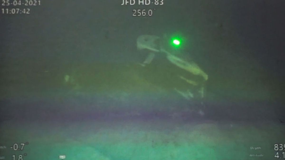 Muestran los restos del submarino hundido de la Armada indonesia
