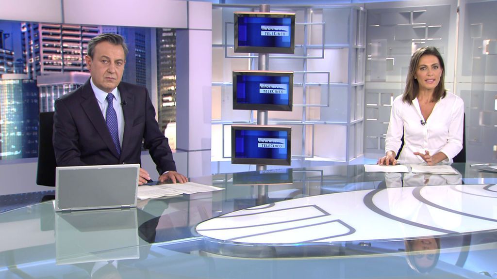 Con José Ribagorda y Ángeles Blanco Informativos Telecinco 2021 Noche 24/04/2021