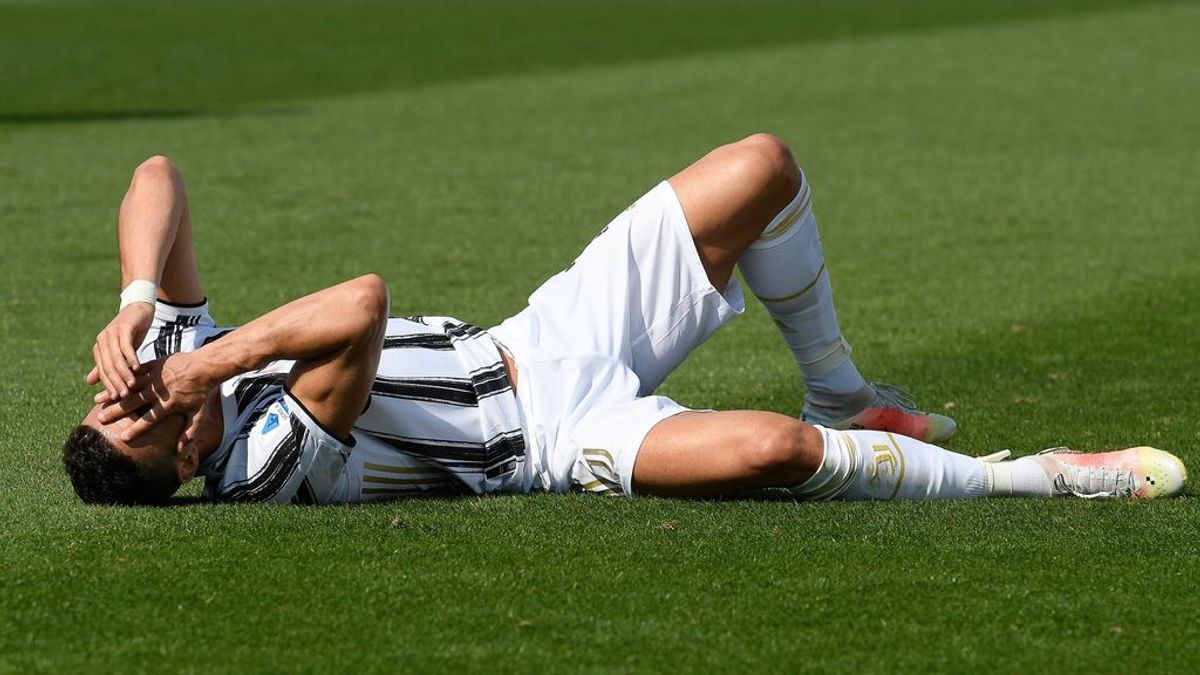 Cristiano Ronaldo, foco de las críticas en Italia por su sequía goleadora y sus ganas de irse: "¿Pero, estás ahí?" Cristiano Ronaldo, foco de las críticas en Italia por su sequía goleadora y sus ganas de irse: "¿Pero, estás ahí?"