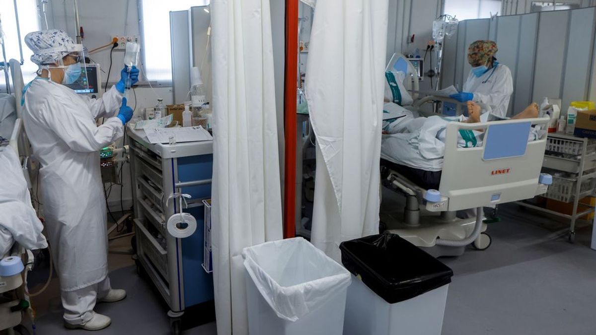 Sanidad registra 147 muertos desde el viernes y los hospitalizados suben a 10.380 Sanidad registra 147 muertos desde el viernes y los hospitalizados suben a 10.380
