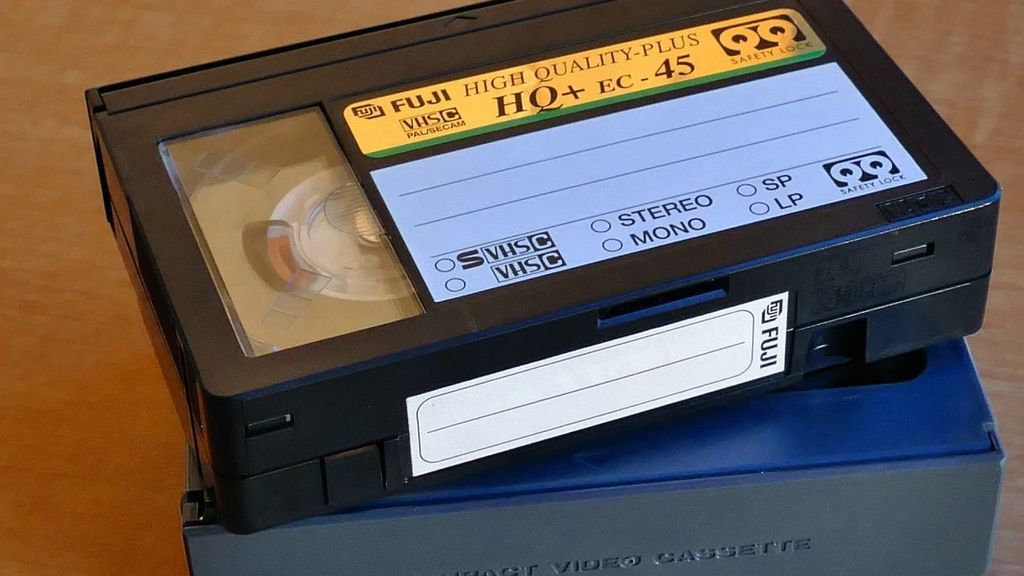 La perseguía la policía por no devolver una cinta VHS alquilada en 1999 de 'Sabrina, la bruja adolescente" La perseguía la policía por no devolver una cinta VHS alquilada en 1999 de 'Sabrina, la bruja adolescente"