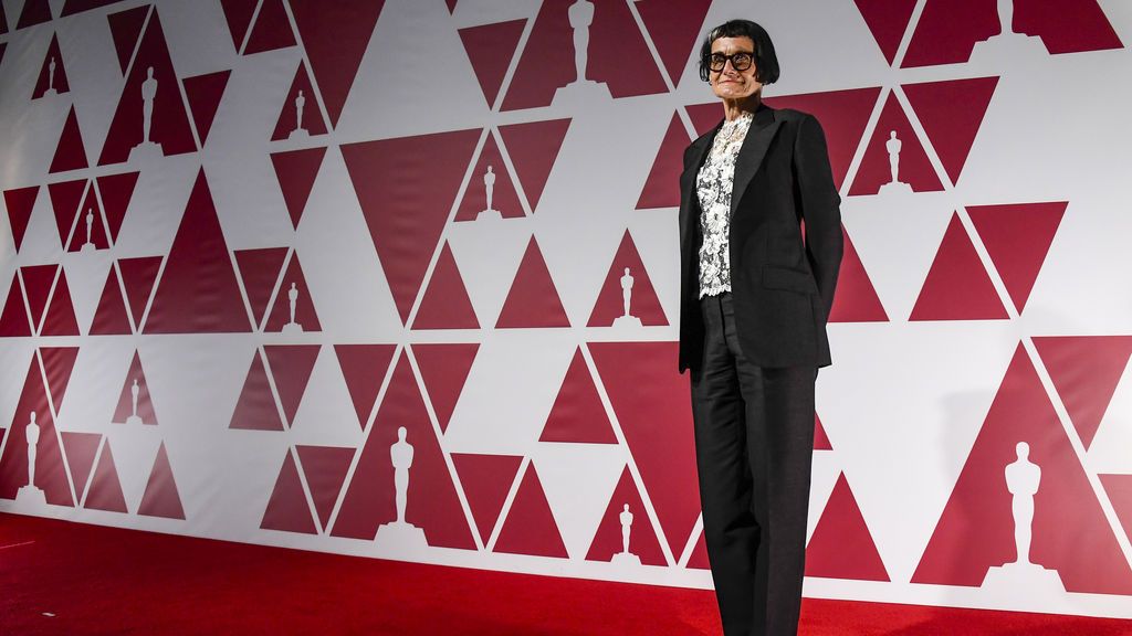 Alexandra Byrne desfila en la sede de Londres habilitada para los Premios Oscars 2021