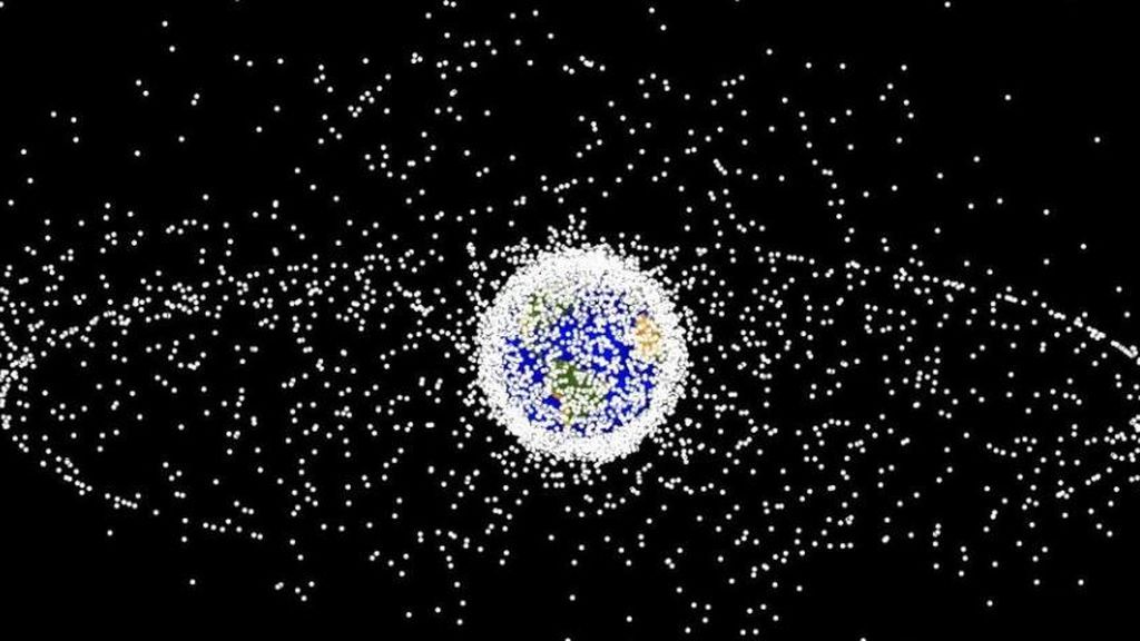 Recreación basura espacial Recreación basura espacial