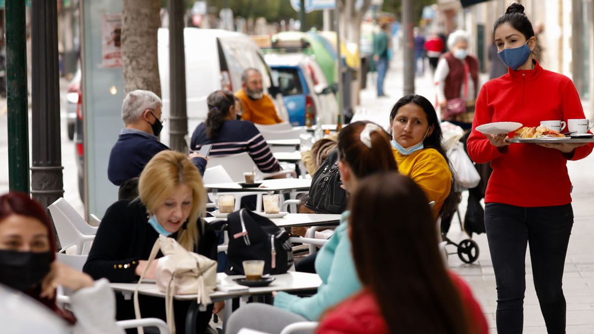 Murcia retrasa el toque de queda a las doce de la noche a partir del miércoles Murcia retrasa el toque de queda a las doce de la noche a partir del miércoles