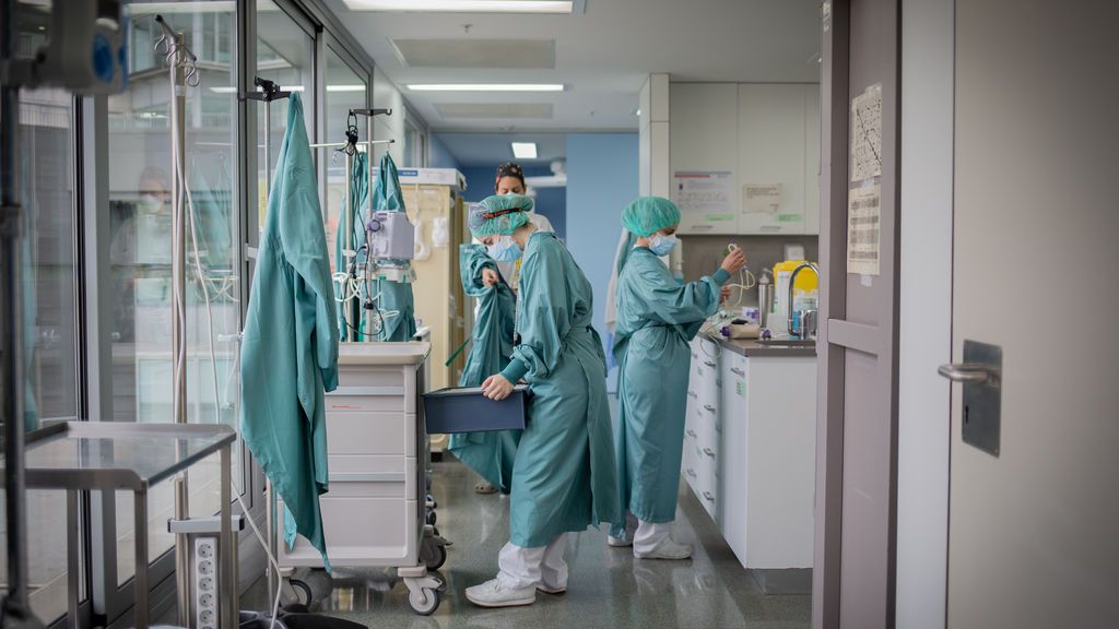 Los españoles confían en el médico pero no en los políticos, según el Eurobarómetro Los españoles confían en el médico pero no en los políticos, según el Eurobarómetro