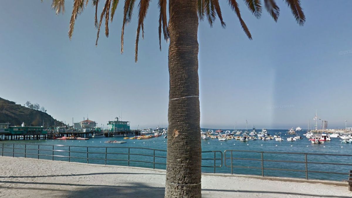 Encuentran miles de barriles con desechos químicos tóxicos bajo el mar en California