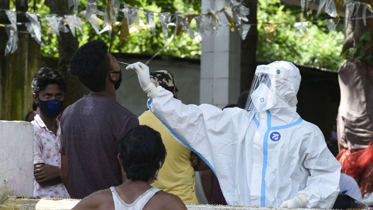 La variante india ya podría estar en España: "Hay que vigilarla, parece ser más resistente a los anticuerpos" La variante india ya podría estar en España: "Hay que vigilarla, parece ser más resistente a los anticuerpos"