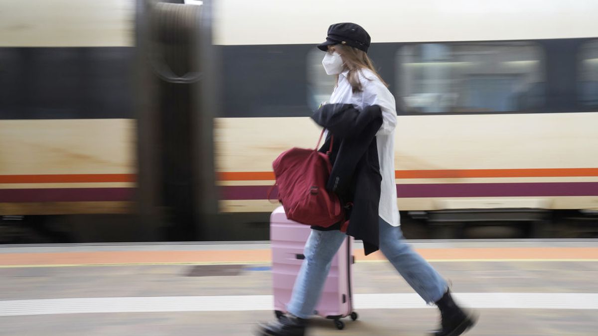 Millones de personas esperan el 9 de mayo para viajar pero no está claro si podrán hacerlo Millones de personas esperan el 9 de mayo para viajar pero no está claro si podrán hacerlo