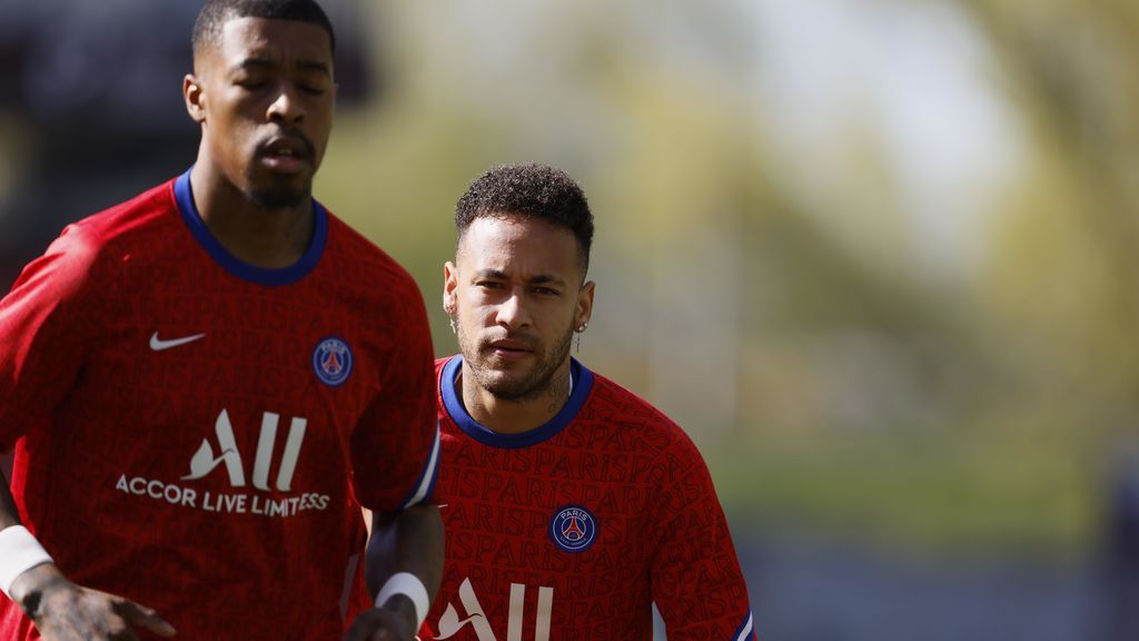 Neymar negocia con el PSG su renovación. Neymar negocia con el PSG su renovación.
