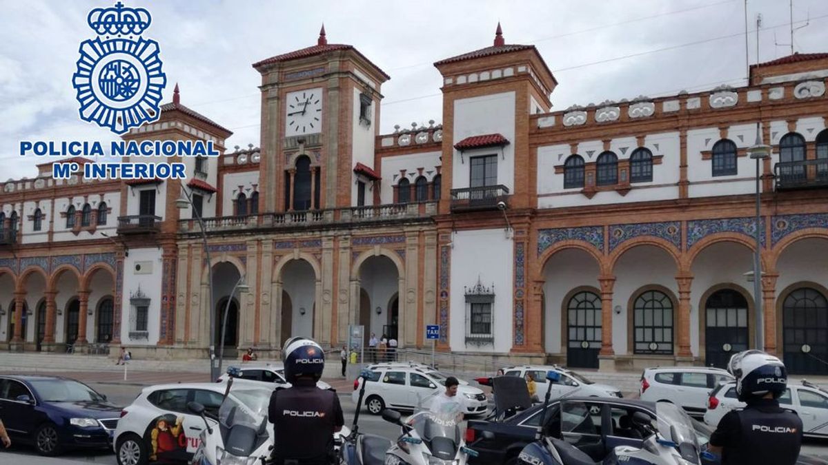 Detenida una banda de ucranianos que abandonaba en Jerez a compatriotas enfermos de cáncer Detenida una banda de ucranianos que abandonaba en Jerez a compatriotas enfermos de cáncer