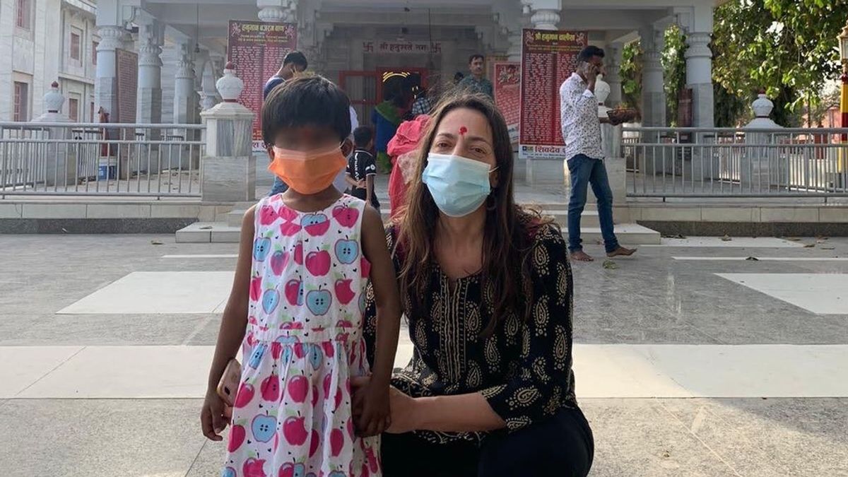 Marta, española en India con su hija adoptada: "Llevamos dos semanas encerradas en el hotel" Marta, española en India con su hija adoptada: "Llevamos dos semanas encerradas en el hotel"
