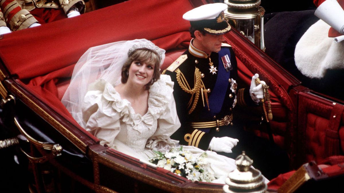 Los hijos de Lady Di llegan a un acuerdo para exhibir su vestido de novia Los hijos de Lady Di llegan a un acuerdo para exhibir su vestido de novia