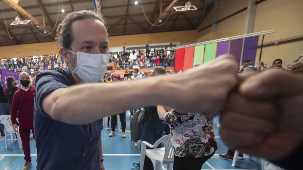 Iglesias confía en la movilización para darle la vuelta a las encuestas y avisa: "El PP ya tiene un pacto con Vox" Iglesias confía en la movilización para darle la vuelta a las encuestas y avisa: "El PP ya tiene un pacto con Vox"