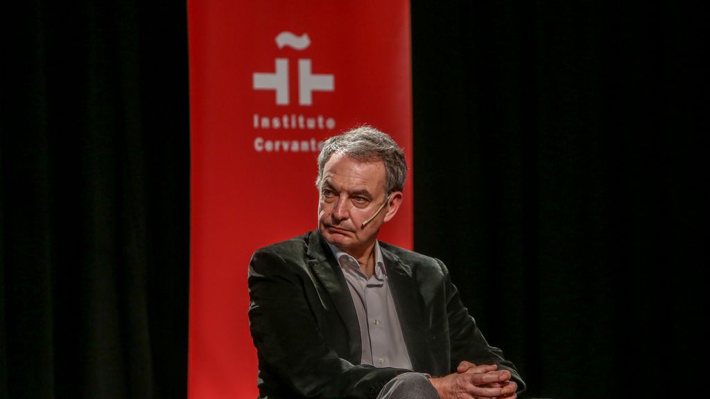Correos intercepta una carta con dos cartuchos dirigida al expresidente Zapatero Correos intercepta una carta con dos cartuchos dirigida al expresidente Zapatero