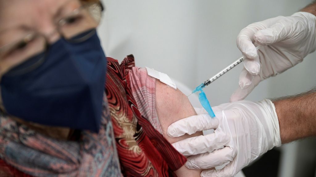 El Gobierno alienta la esperanza con la llegada récord de casi 4 millones de dosis de vacuna