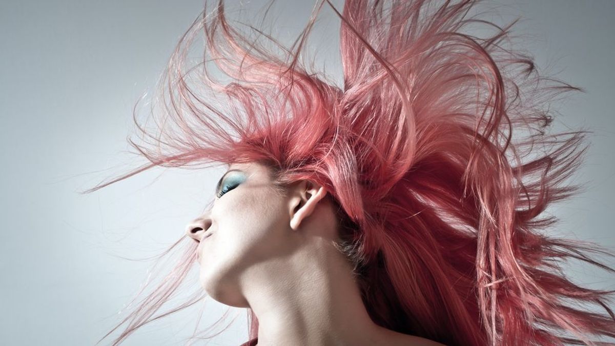 El pelo rosa está de moda: te damos todos los trucos y secretos para lucir melenaza