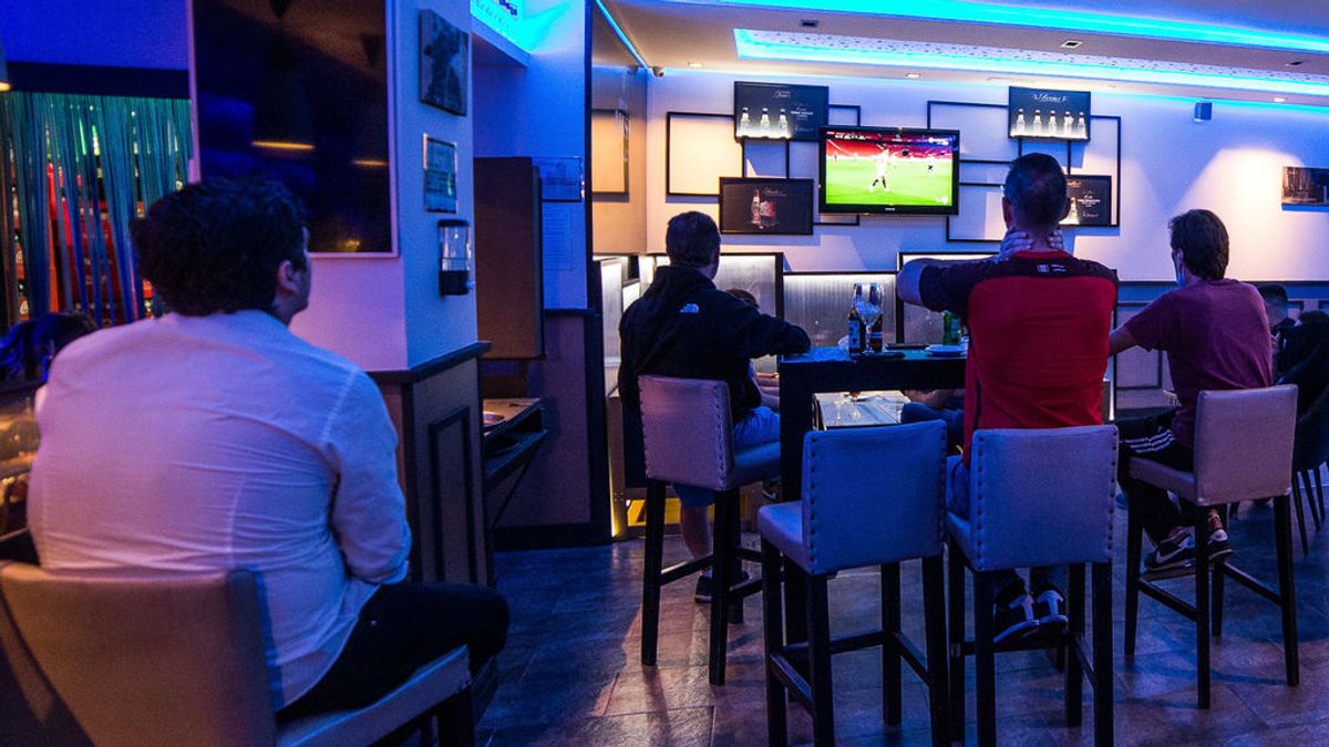 Fallece de un infarto tras una discusión en un bar durante la semifinal de la Champions que jugó el Real Madrid Fallece de un infarto tras una discusión en un bar durante la semifinal de la Champions que jugó el Real Madrid