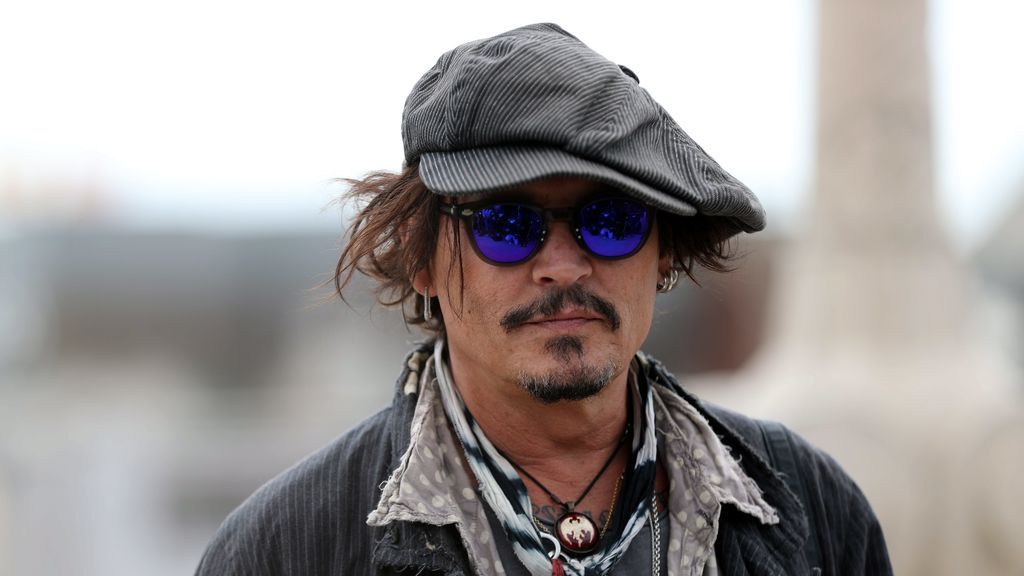 Johnny Depp se deja las canas: el actor aparece con el pelo y la barba blanca a sus 57 años