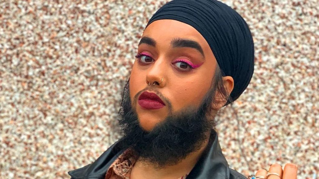 Harnaam Kaur luce orgullosa su barba