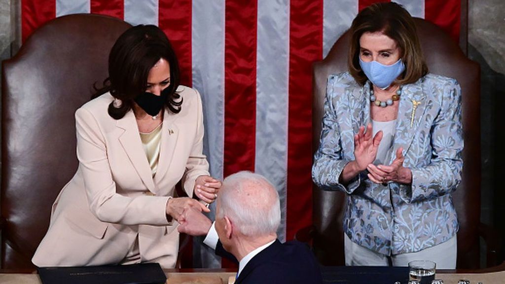 Biden intenta insuflar ánimo en su primer discurso sobre el Estado de la Unión