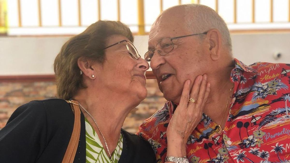 La historia de amor de dos abuelos gaditanos compartida por su nieta: “Soy una romántica por ellos” La historia de amor de dos abuelos gaditanos compartida por su nieta: “Soy una romántica por ellos”