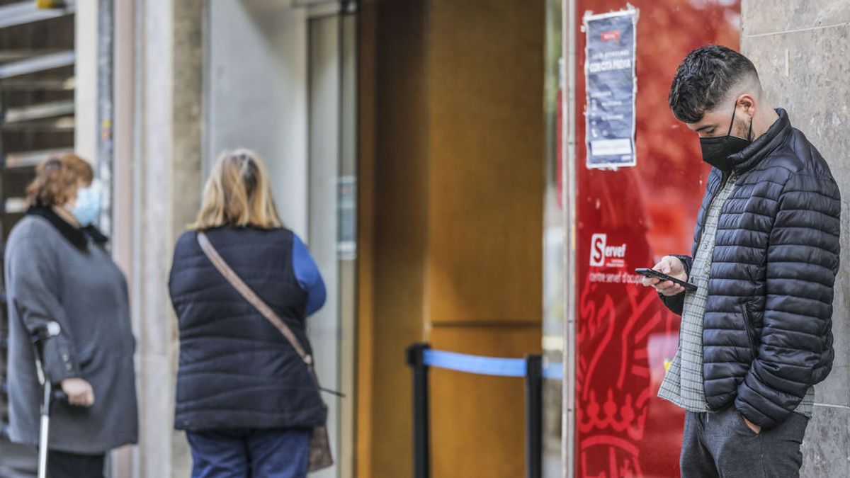 La tasa de paro juvenil baja al 39,5% en el primer trimestre, con 21.500 jóvenes menos en desempleo La tasa de paro juvenil baja al 39,5% en el primer trimestre, con 21.500 jóvenes menos en desempleo