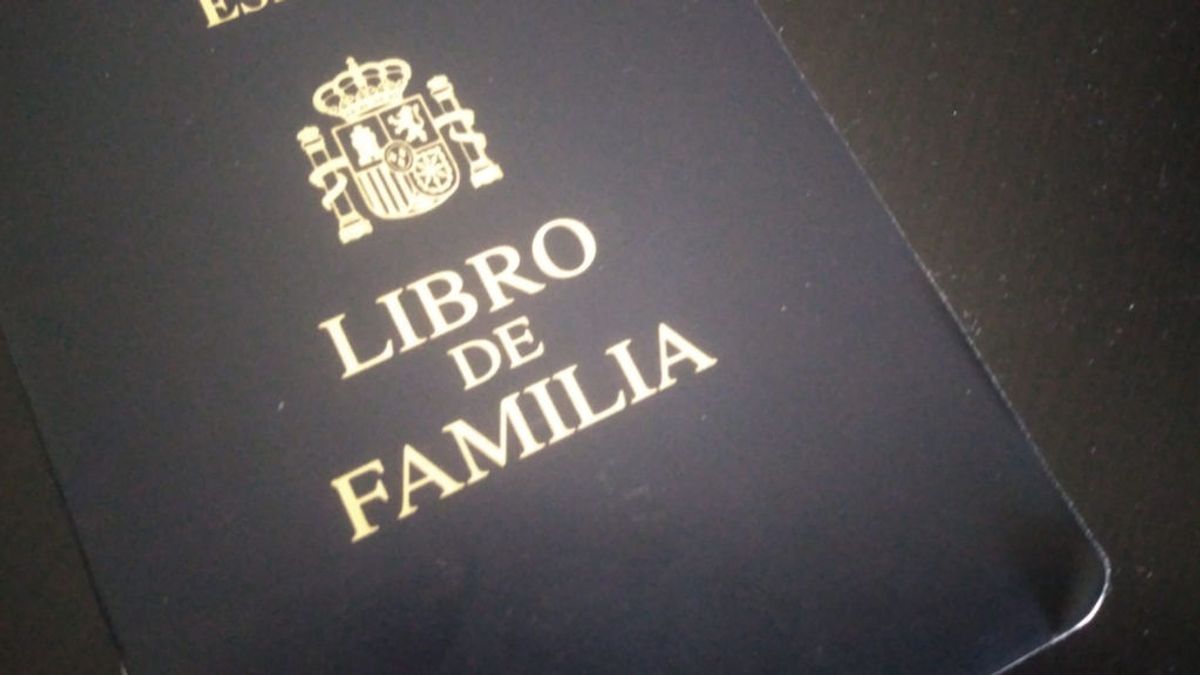Desaparece el libro de familia: qué lo sustituye y los trámites que hay que seguir Desaparece el libro de familia: qué lo sustituye y los trámites que hay que seguir