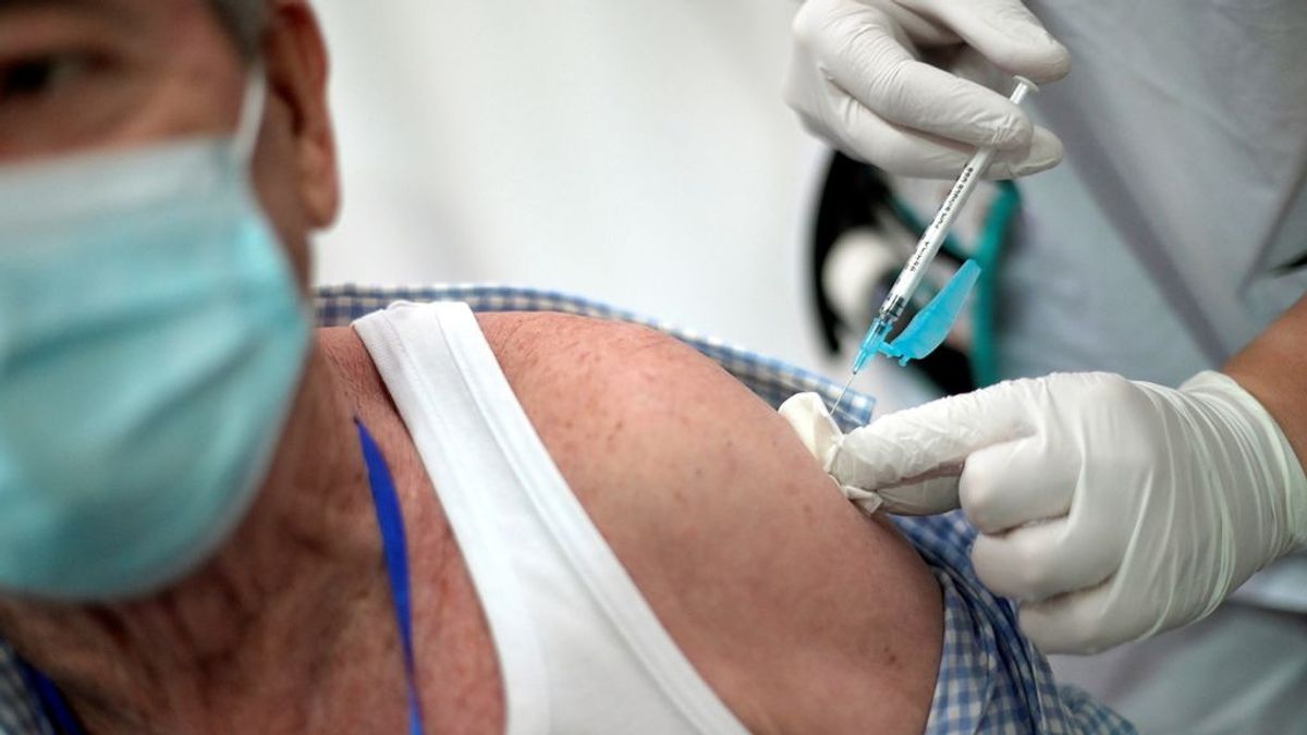 España marca récord de vacunaciones por segundo día consecutivo: más de medio millón de dosis inoculadas