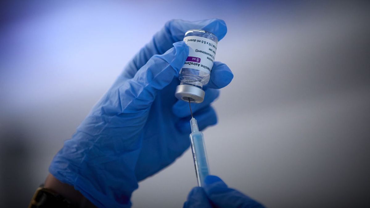 Cómo tratar los trombos asociados a la vacuna de AstraZeneca: "Deben tartarse con anticoagulantes sin heparina" Cómo tratar los trombos asociados a la vacuna de AstraZeneca: "Deben tartarse con anticoagulantes sin heparina"