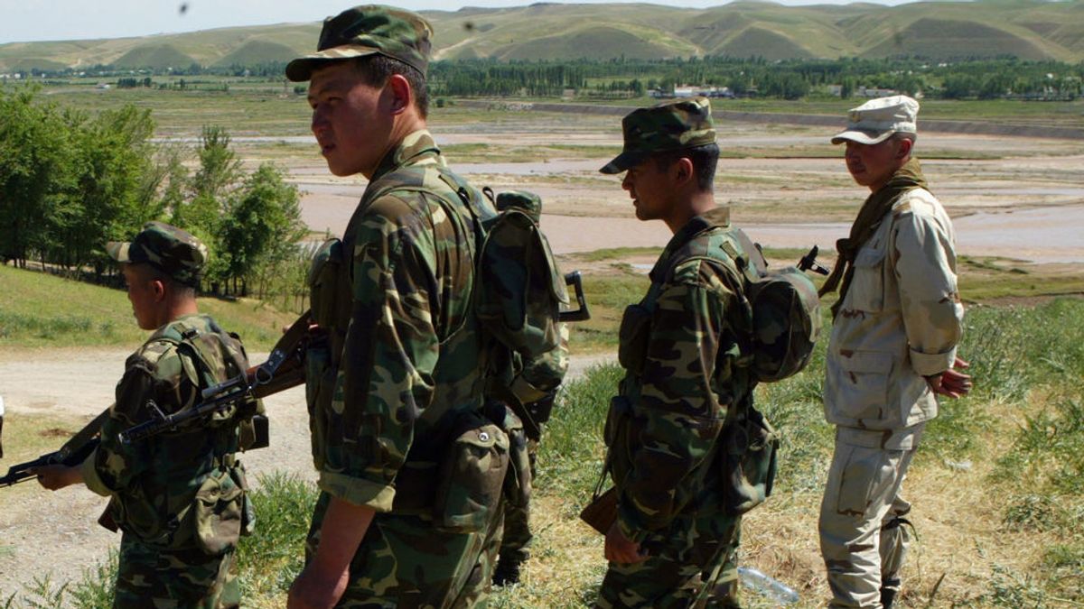 Enfrentamientos en la frontera entre Kirguistán y Tayikistán dejan al menos 16 muertos Enfrentamientos en la frontera entre Kirguistán y Tayikistán dejan al menos 16 muertos