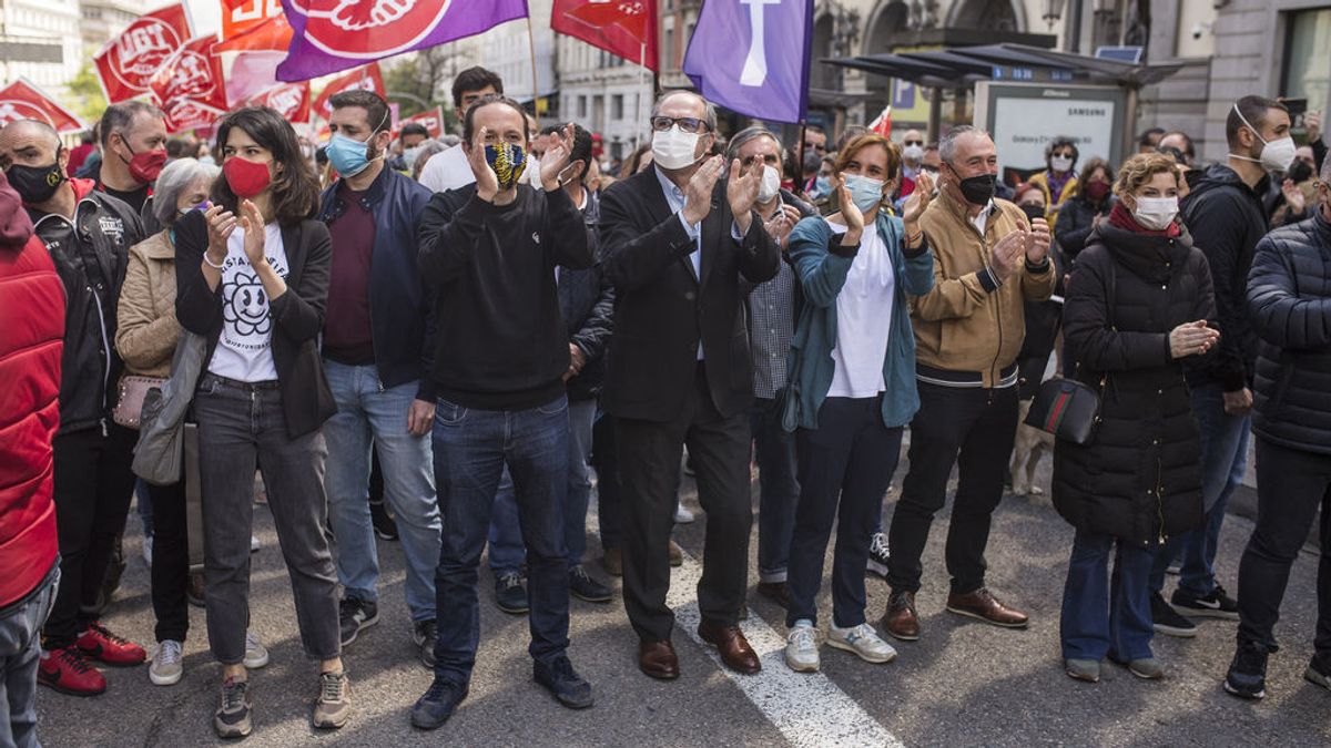 Aplausos y gritos de "sí se puede" para Iglesias, Ángel Gabilondo y Mónica García en la marcha del Día del Trabajador Aplausos y gritos de "sí se puede" para Iglesias, Ángel Gabilondo y Mónica García en la marcha del Día del Trabajador