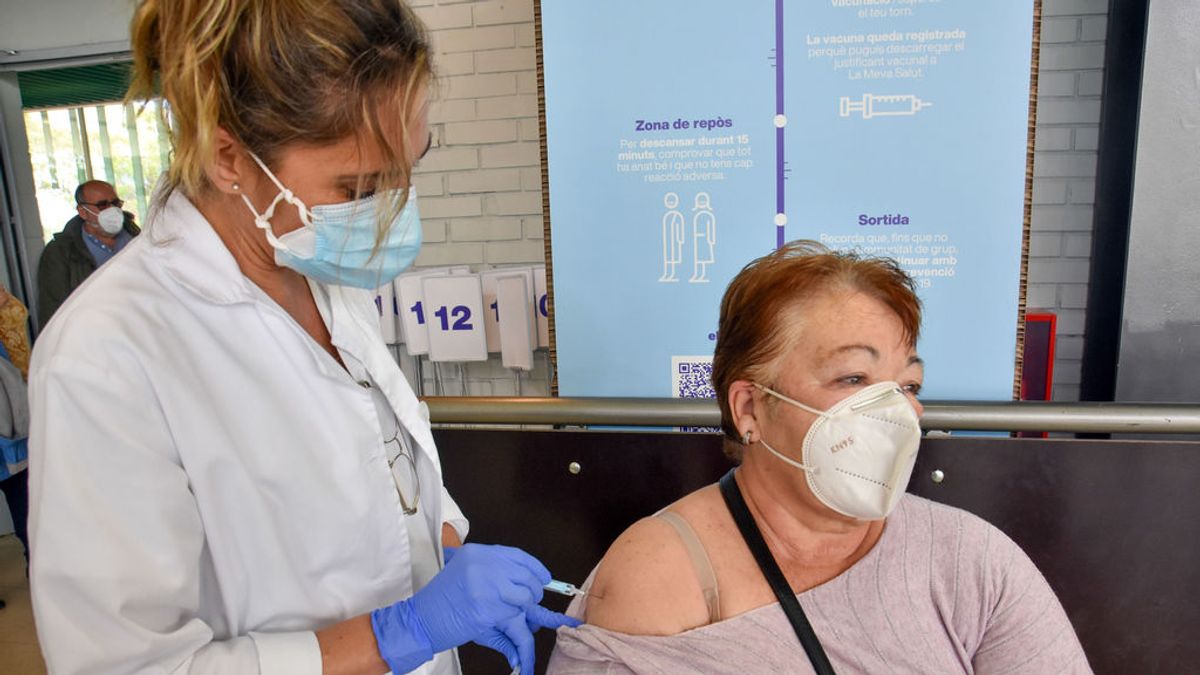 España se protege de la variante india mientras acelera el ritmo de vacunación España se protege de la variante india mientras acelera el ritmo de vacunación