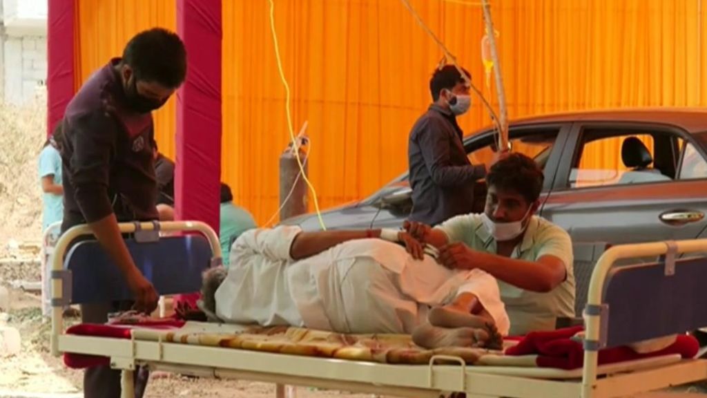 Al menos 18 muertos por un incendio en un hospital de enfermos covid en la India