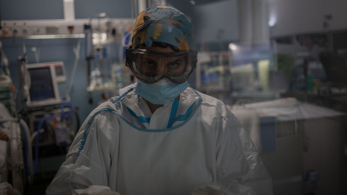 Seis de cada diez médicos están 'quemados' tras un año enfrentándose a la covid-19 Seis de cada diez médicos están 'quemados' tras un año enfrentándose a la covid-19