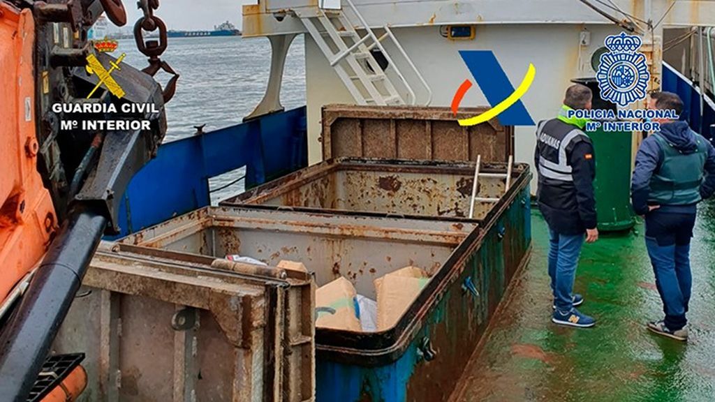 Barco con siete toneladas de hachís a bordo