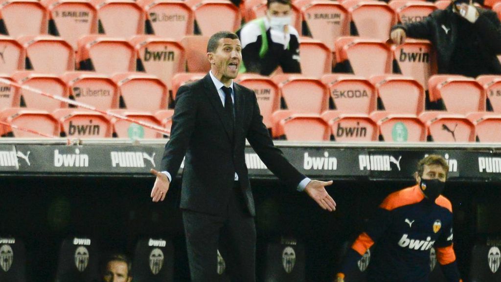 El Valencia destituye a Javi Gracia como técnico valencianista