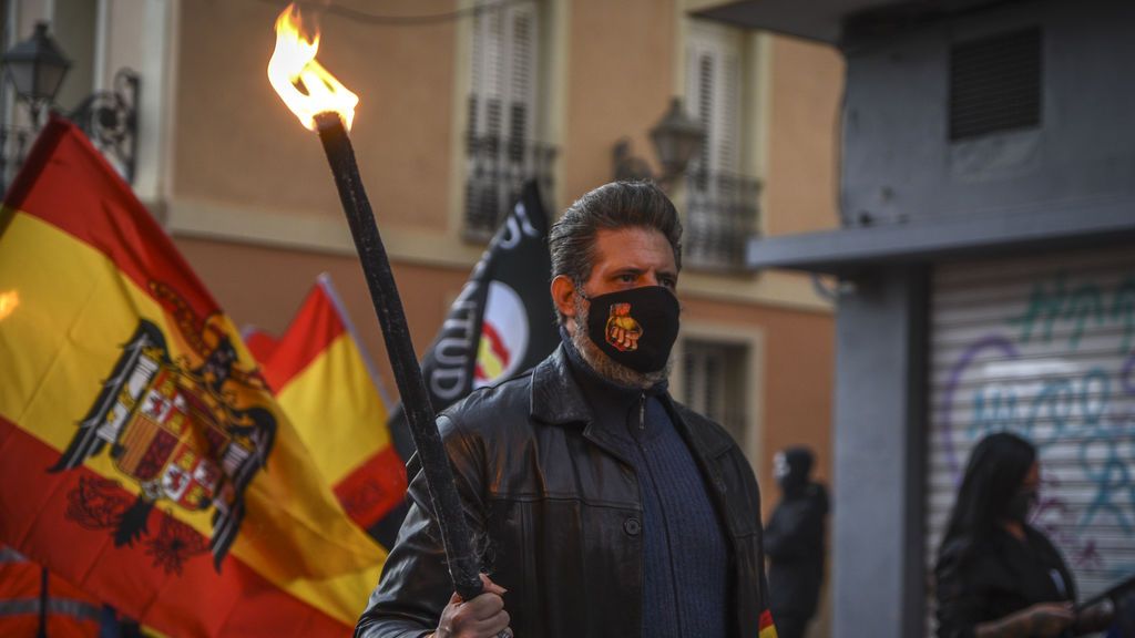 La policía investiga la agresión a un joven por un grupo neonazi en Valencia La policía investiga la agresión a un joven por un grupo neonazi en Valencia