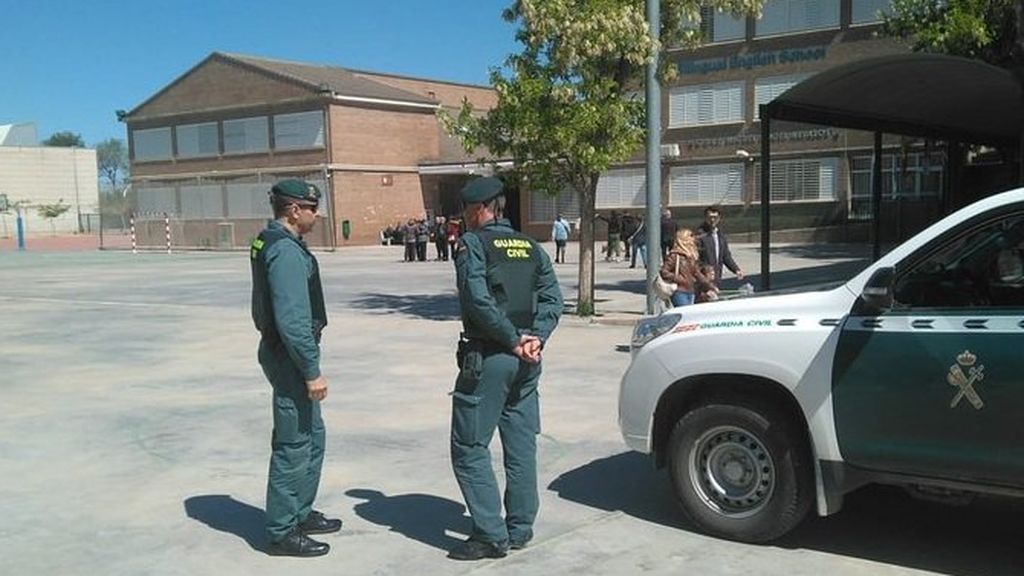 5.900 policías nacionales y municipales y 2.200 guardias civiles vigilarán la jornada electoral en Madrid 5.900 policías nacionales y municipales y 2.200 guardias civiles vigilarán la jornada electoral en Madrid