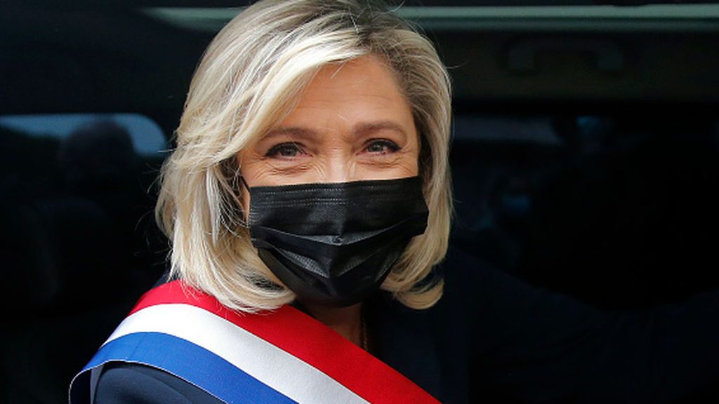 La Justicia francesa absuelve a Le Pen por difundir imágenes de víctimas de Estado Islámico La Justicia francesa absuelve a Le Pen por difundir imágenes de víctimas de Estado Islámico