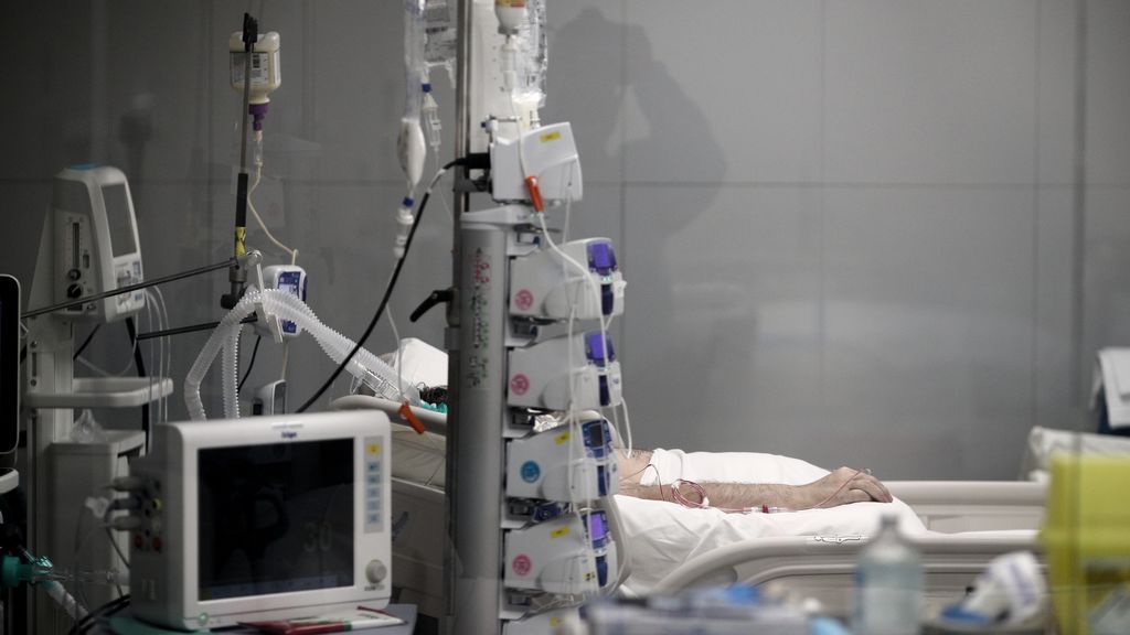 Un estudio de la evolución de las muertes por covid muestra que la saturación hospitalaria fue clave Un estudio de la evolución de las muertes por covid muestra que la saturación hospitalaria fue clave