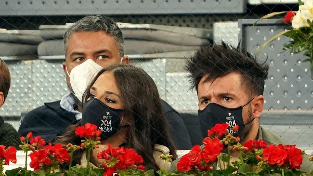 Pablo López junto a Claudia Nieto en la Caja Mágica de Madrid