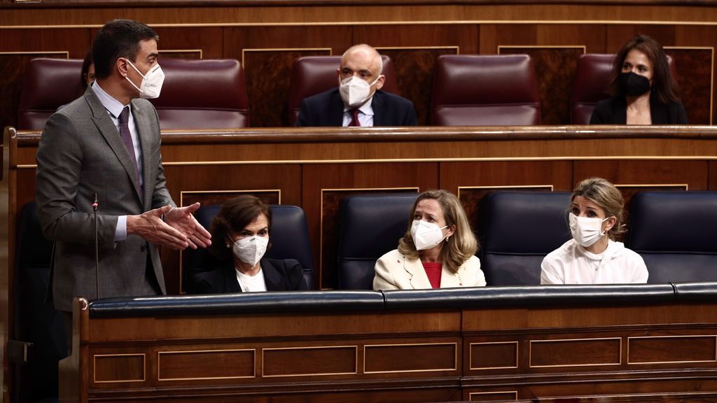 El Gobierno permitirá a las comunidades pedir el aval del Supremo a las restricciones que aprueben tras el estado de alarma El Gobierno permitirá a las comunidades pedir el aval del Supremo a las restricciones que aprueben tras el estado de alarma