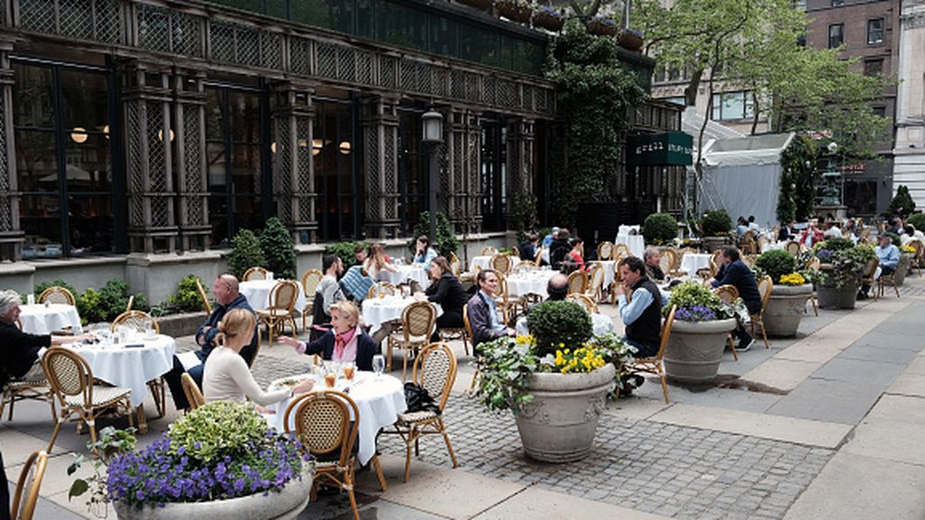 Los restaurantes de Estados Unidos sufren para encontrar personal en su reapertura Los restaurantes de Estados Unidos sufren para encontrar personal en su reapertura