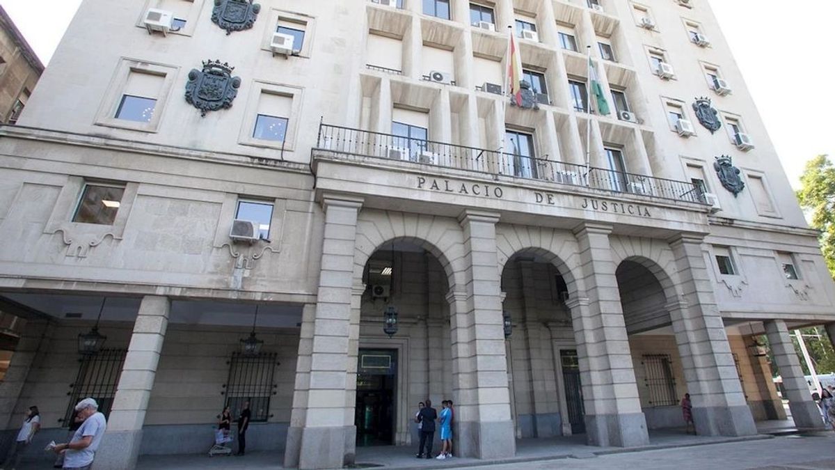 La pesadilla de una anciana en Sevilla: le roba dos veces y la agrede sexualmente La pesadilla de una anciana en Sevilla: le roba dos veces y la agrede sexualmente