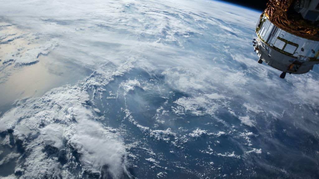 Dice venir del año 2582 y asegura que el sábado 8 de mayo se descubrirá un clon exacto de la Tierra