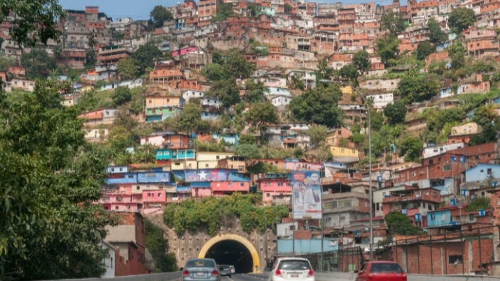 vista sur de favela Cota 905
