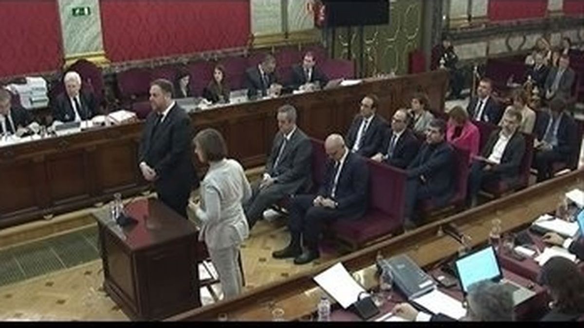 El Supremo da cinco días a los condenados por el 1-O para decir qué opinan sobre sus indultos El Supremo da cinco días a los condenados por el 1-O para decir qué opinan sobre sus indultos